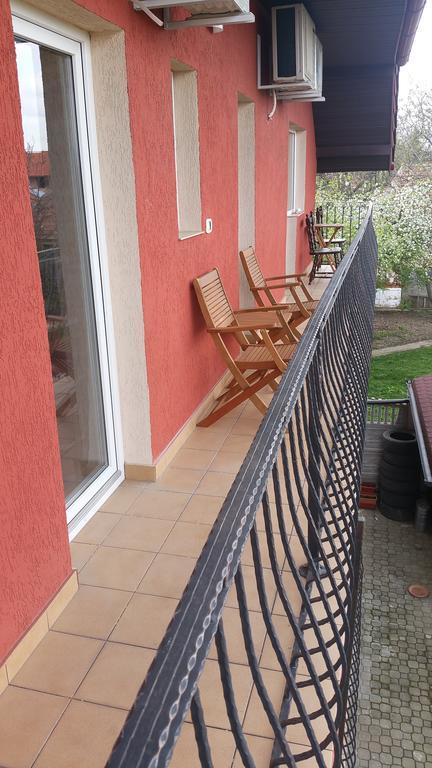 Family Pension Arad Exterior photo